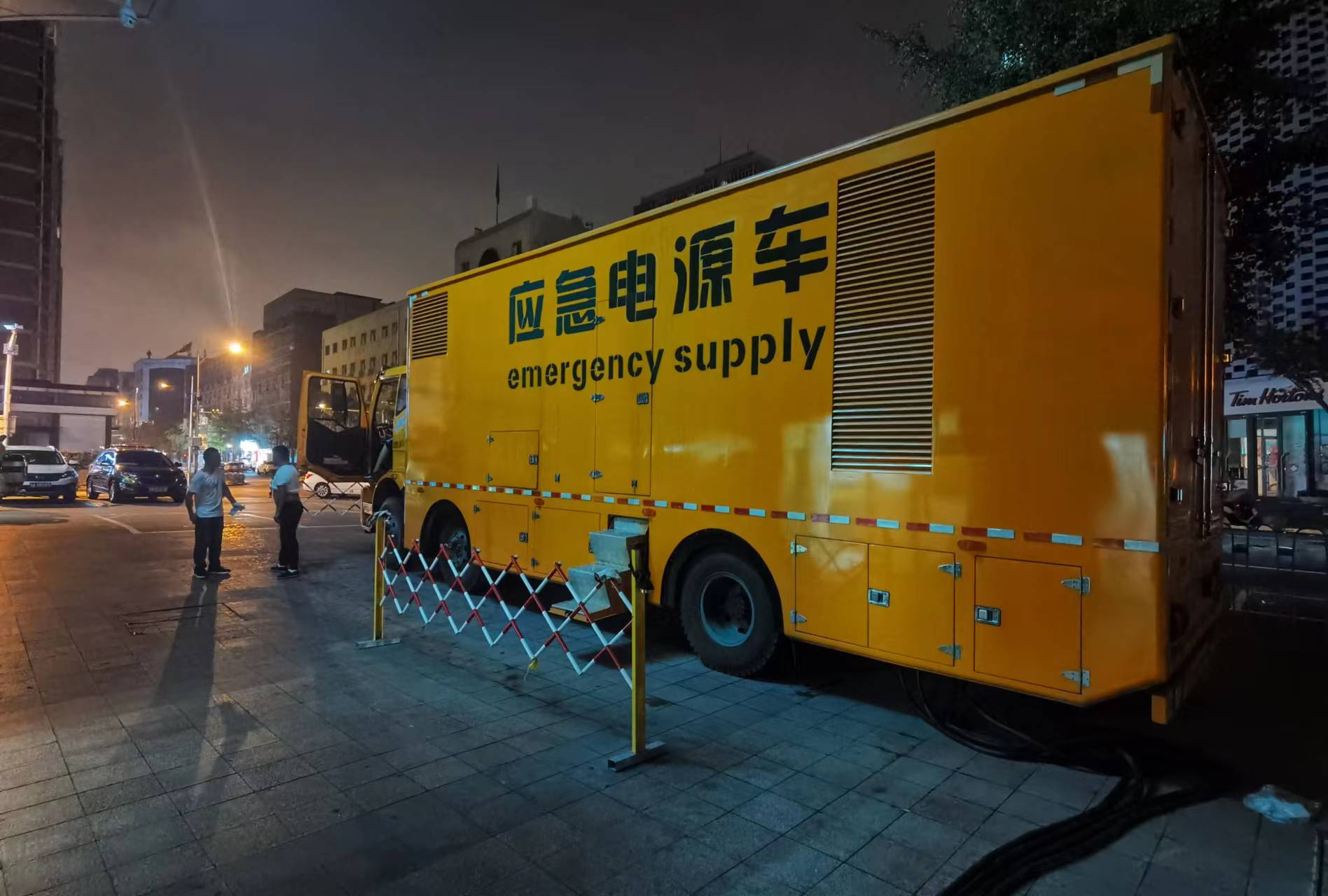 发电车租赁期间遇到电压不稳的问题怎么办